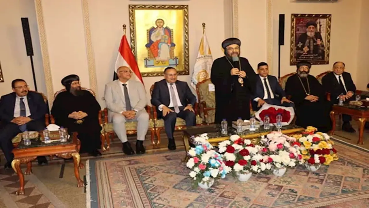 قنصوة يزور الكاتدرائية المرقسية بالإسكندرية: الله يديم علينا الأمن